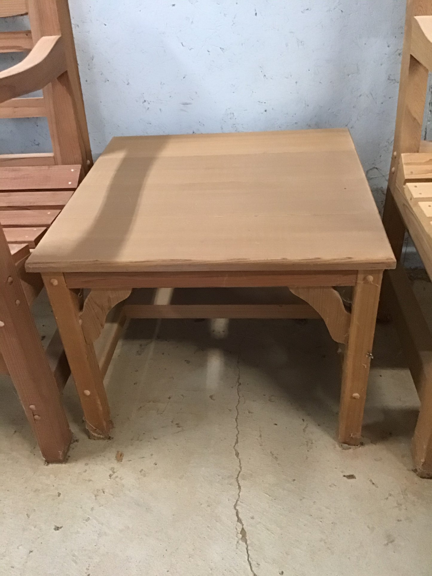 Square End Table (22" x 22")